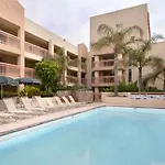 Ramada By Wyndham Hawthorne/Lax 