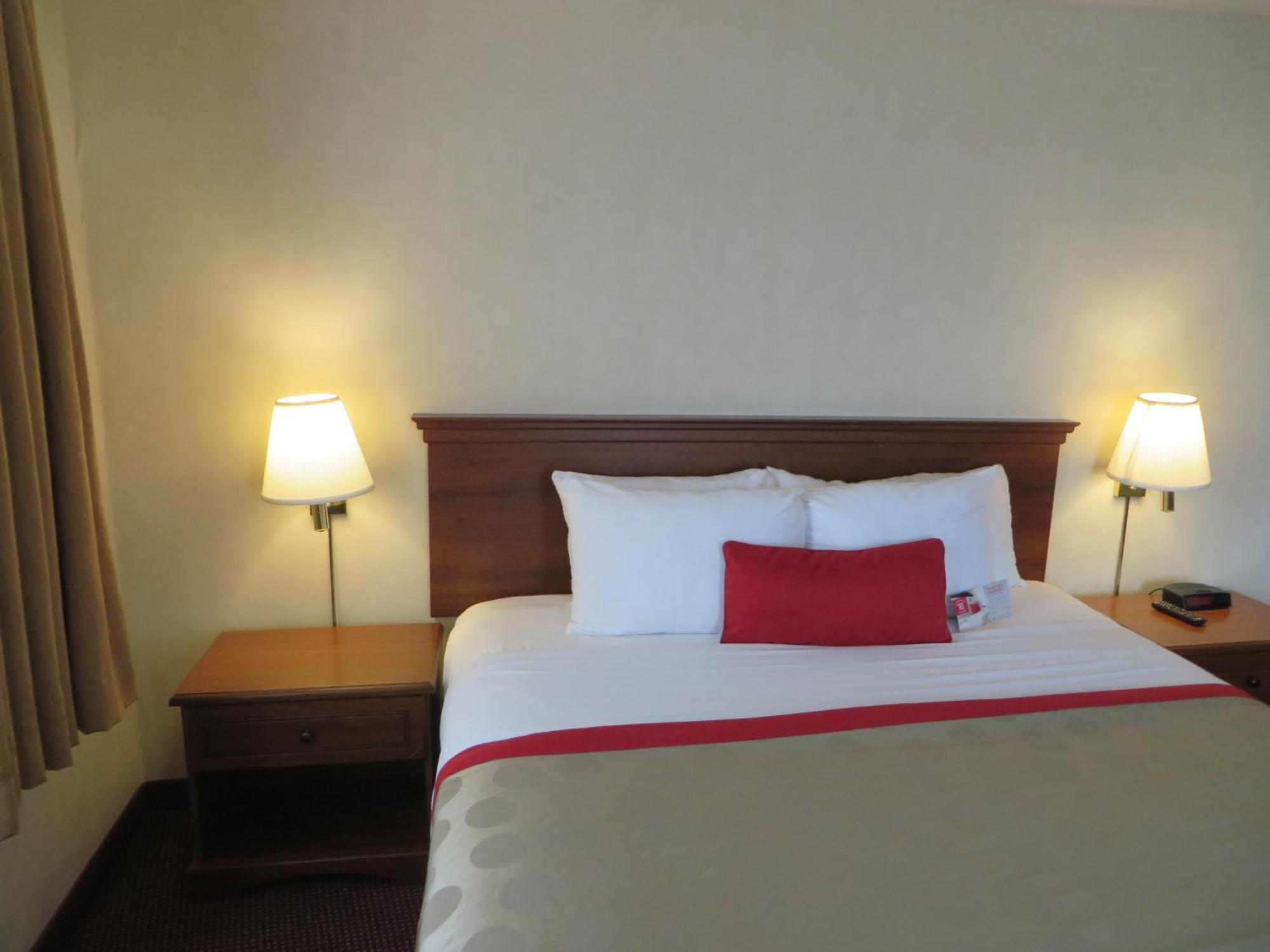 Ramada By Wyndham Hawthorne/lax Hotel Hawthorne