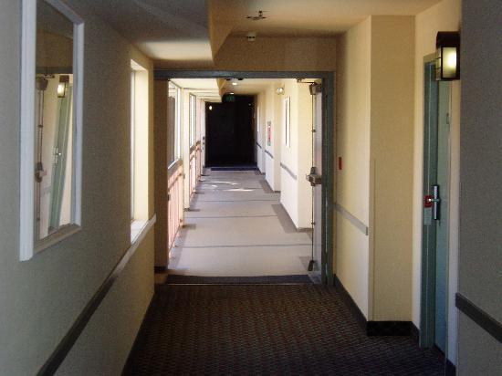 Hotel Ramada By Wyndham Hawthorne/lax Hawthorne