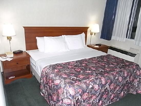 Ramada By Wyndham Hawthorne/lax Hotel