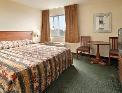 Ramada By Wyndham Hawthorne/lax Hawthorne