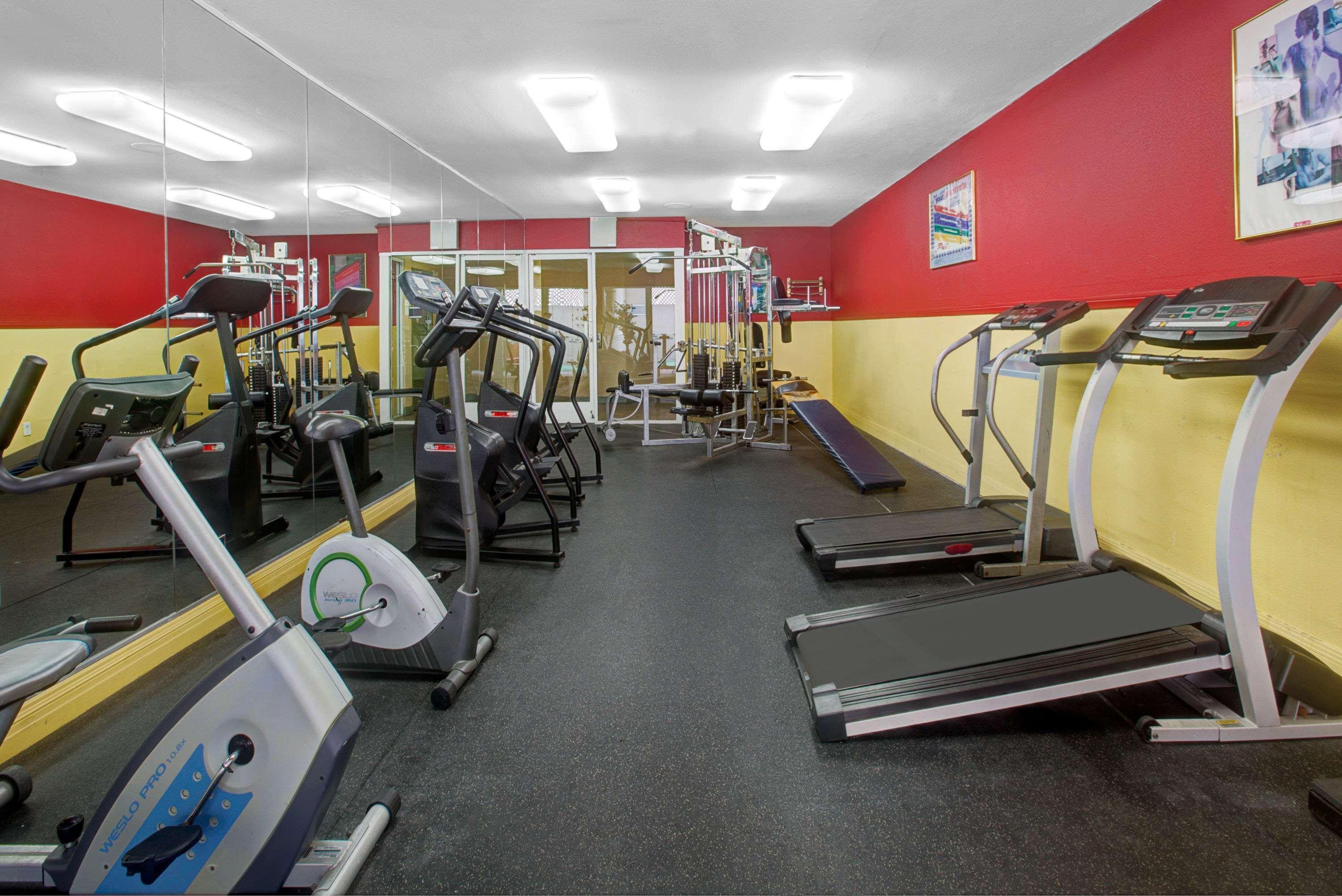 Ramada By Wyndham Hawthorne/lax